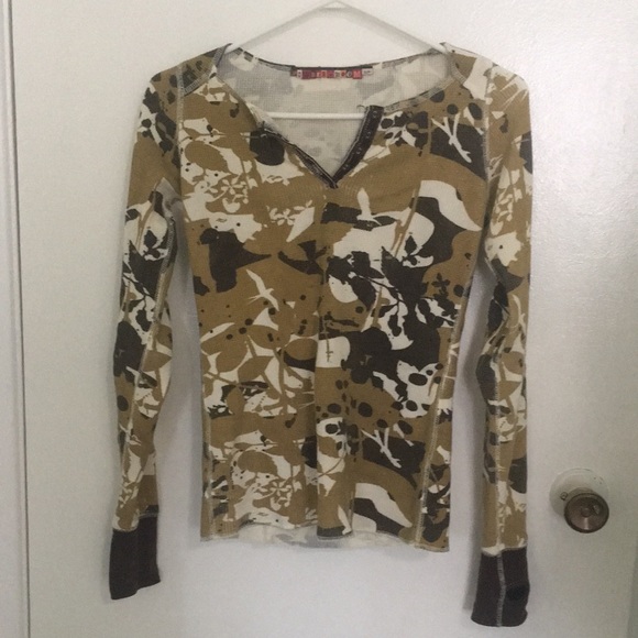 Small long sleeve - Picture 1 of 7